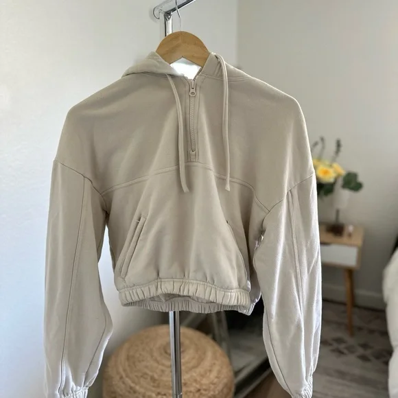 ALO Yoga Cream Cropped Hoodie Sweater with Cowl Neck - Picture 3 of 6